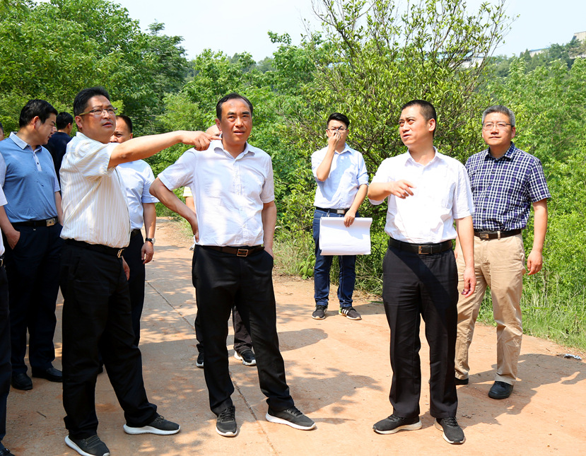 綜合整治環(huán)保項目 全力守護綠水青山 ——市委副書記、市長趙輝視察城市黑臭水體整治及污水垃圾處理設施項目